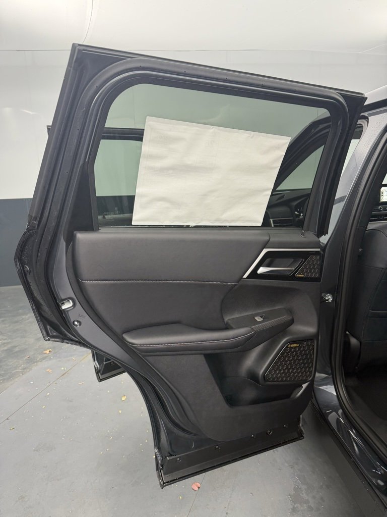 New 2025 Mitsubishi Outlander SEL image 28