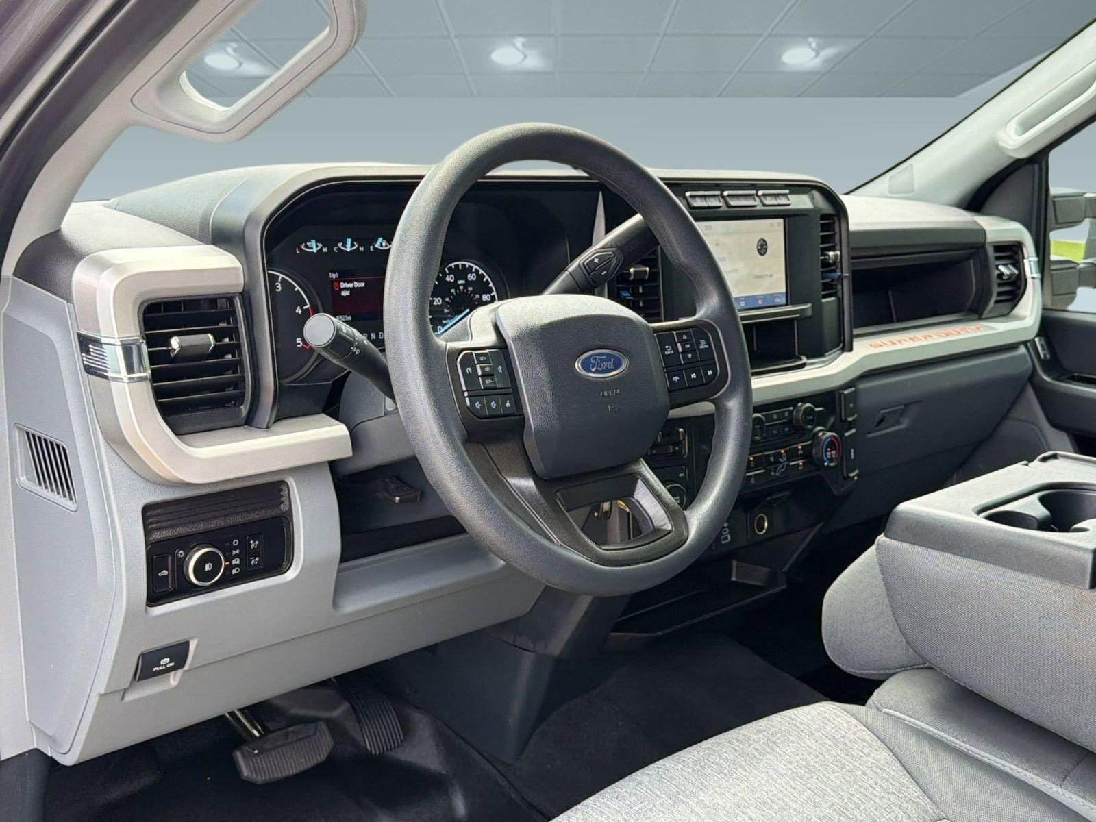 Used 2024 Ford F250 XL w/ STX Appearance Package AWD/4WD image 4