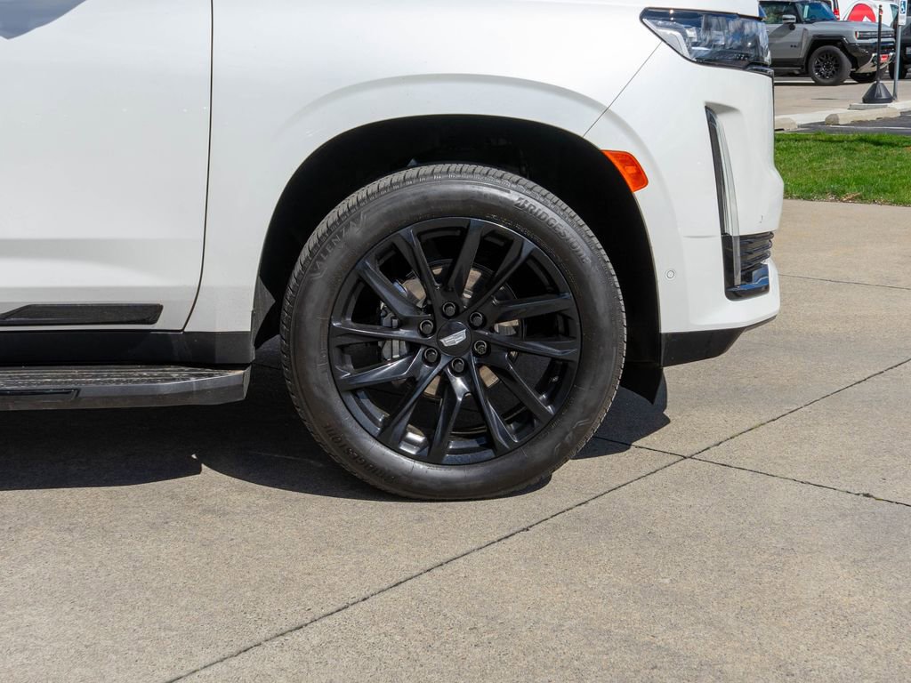 Used 2023 Cadillac Escalade ESV Sport w/ LPO, ONYX Package image 41