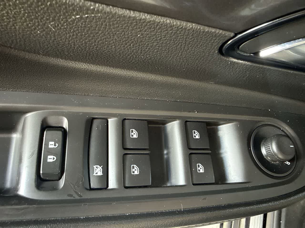 Used 2021 Buick Encore Preferred w/ Safety Package FWD image 17
