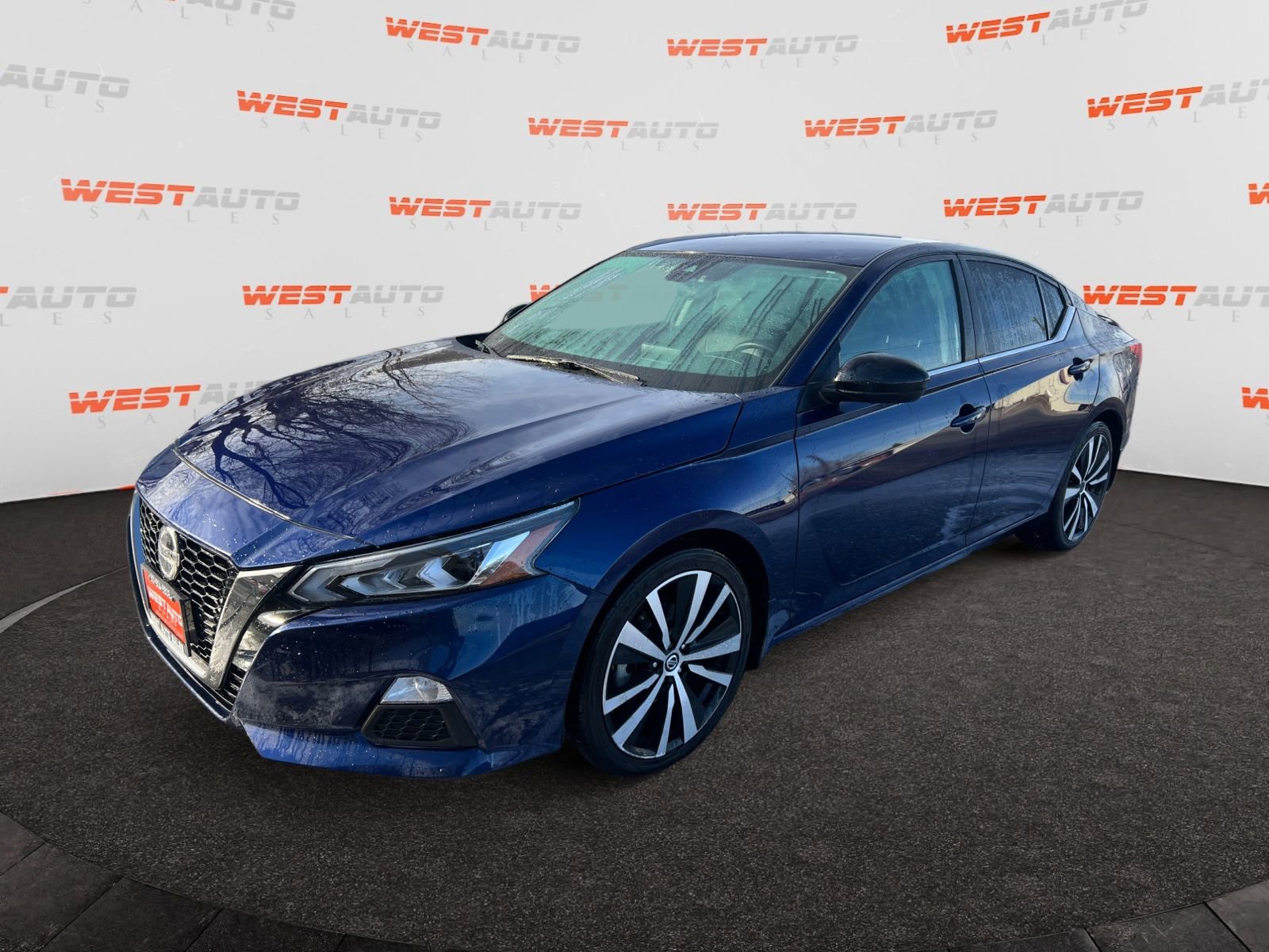 Used 2022 Nissan Altima 2.5 SR image 1