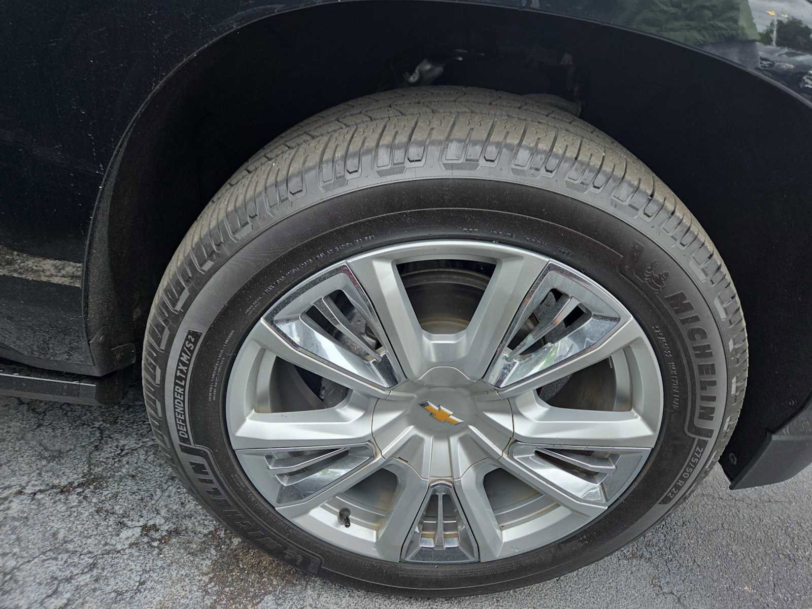 Used 2022 Chevrolet Suburban High Country AWD/4WD image 2