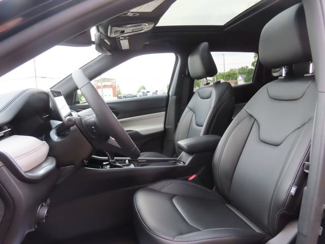 Used 2026 Jeep Compass Limited w/ Sun, Sound & Navigation Group AWD/4WD image 20