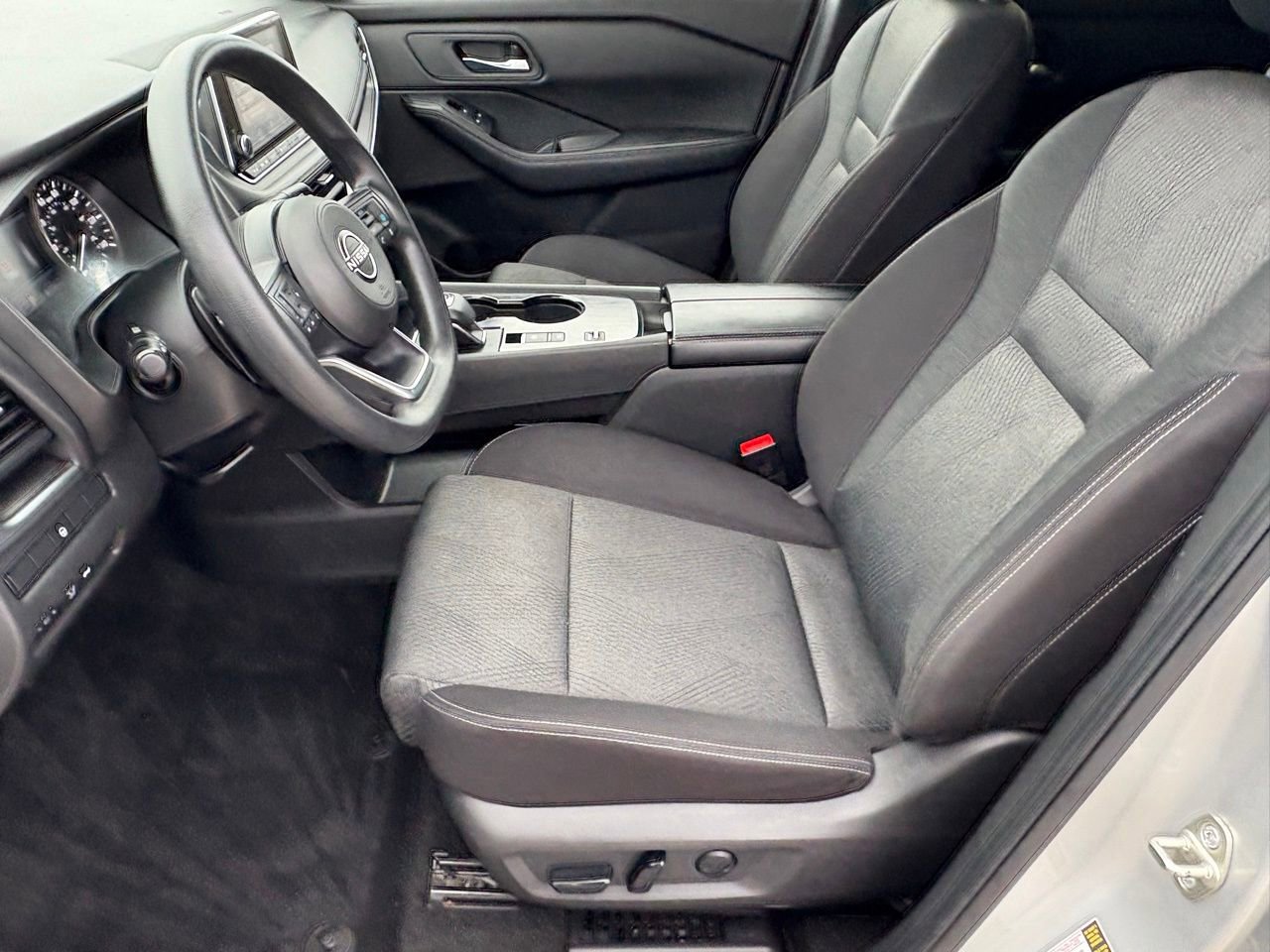 Certified 2024 Nissan Rogue SV image 28