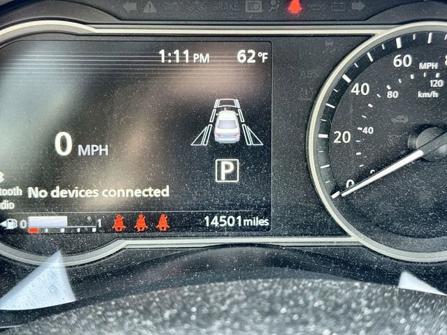 Used 2024 Nissan Versa SV w/ Trunk Package image 32