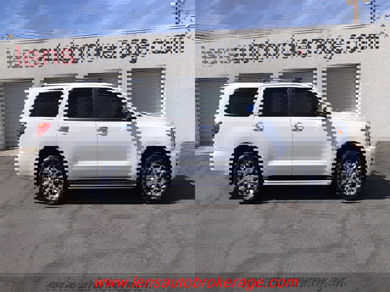 Used 2017 Toyota Sequoia Limited w/ Safety & Convenience Package image 1