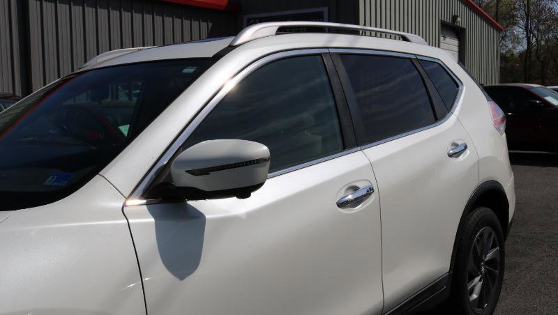 Used 2016 Nissan Rogue SL w/ SL Premium Package image 3