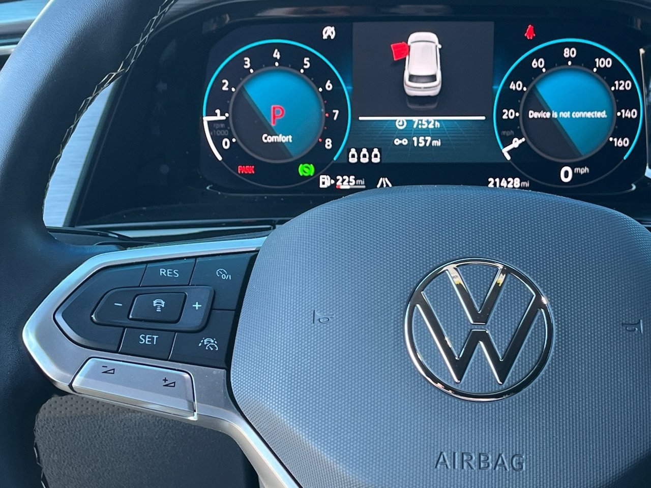 Used 2025 Volkswagen Atlas Cross Sport SE FWD image 19
