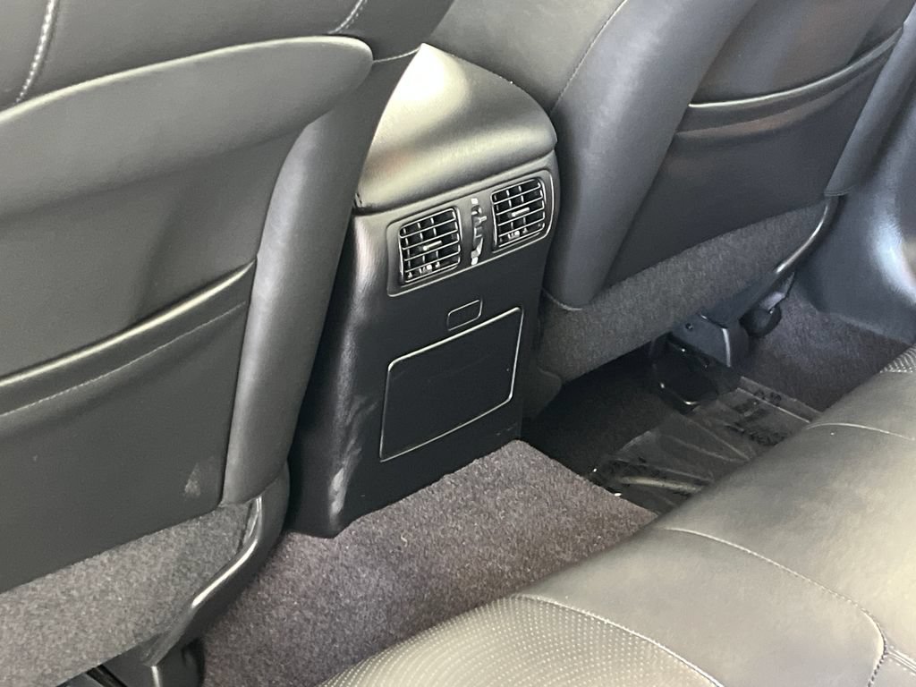 Used 2017 INFINITI Q70 3.7 RWD image 33