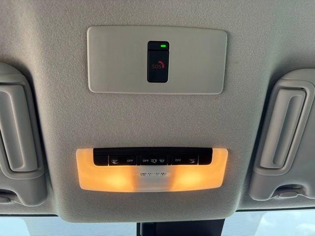Used 2025 Nissan Versa SR w/ Trunk Package image 23