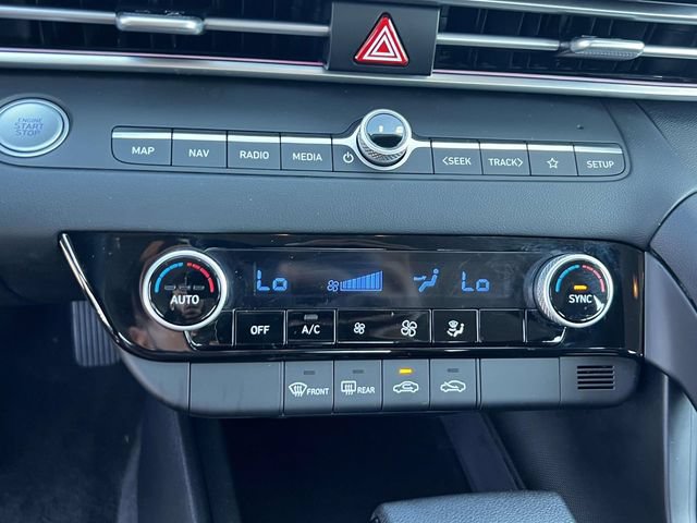 Certified 2024 Hyundai Elantra SEL FWD image 29