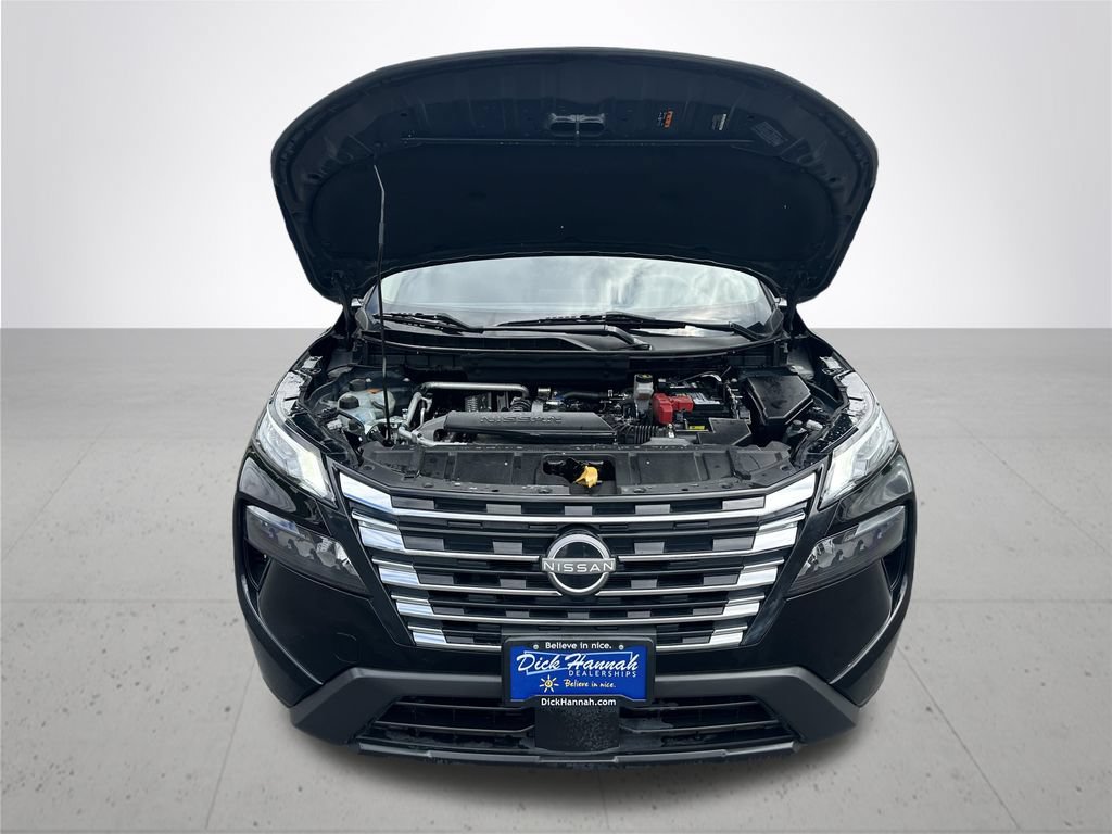 Used 2024 Nissan Rogue S AWD/4WD image 4