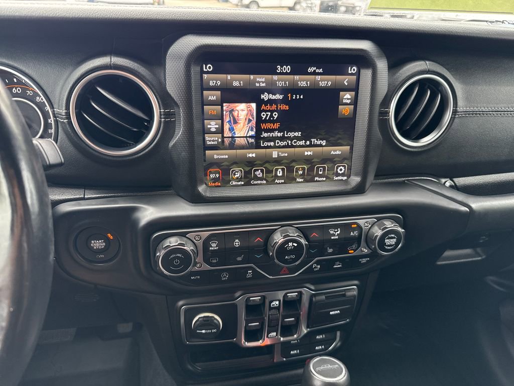 Used 2020 Jeep Gladiator Overland image 18