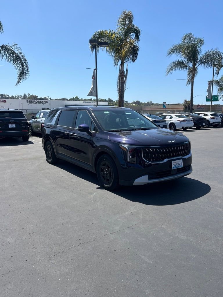 Used 2025 Kia Carnival FWD image 12