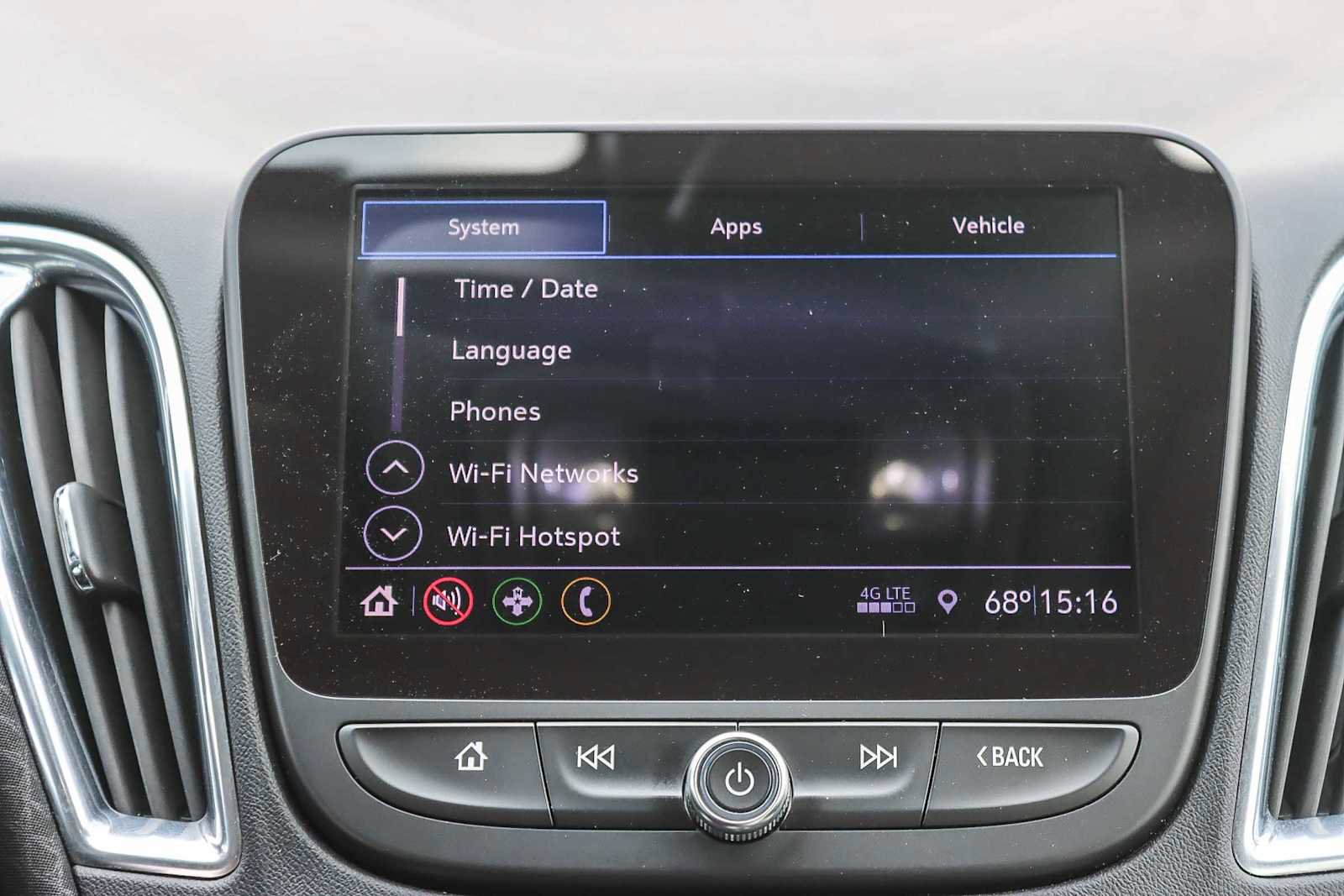 Used 2019 Chevrolet Malibu LT w/ Driver Confidence Package II image 12