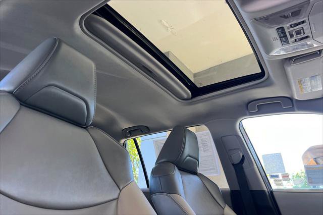Certified 2021 Toyota RAV4 XLE Premium AWD/4WD image 18