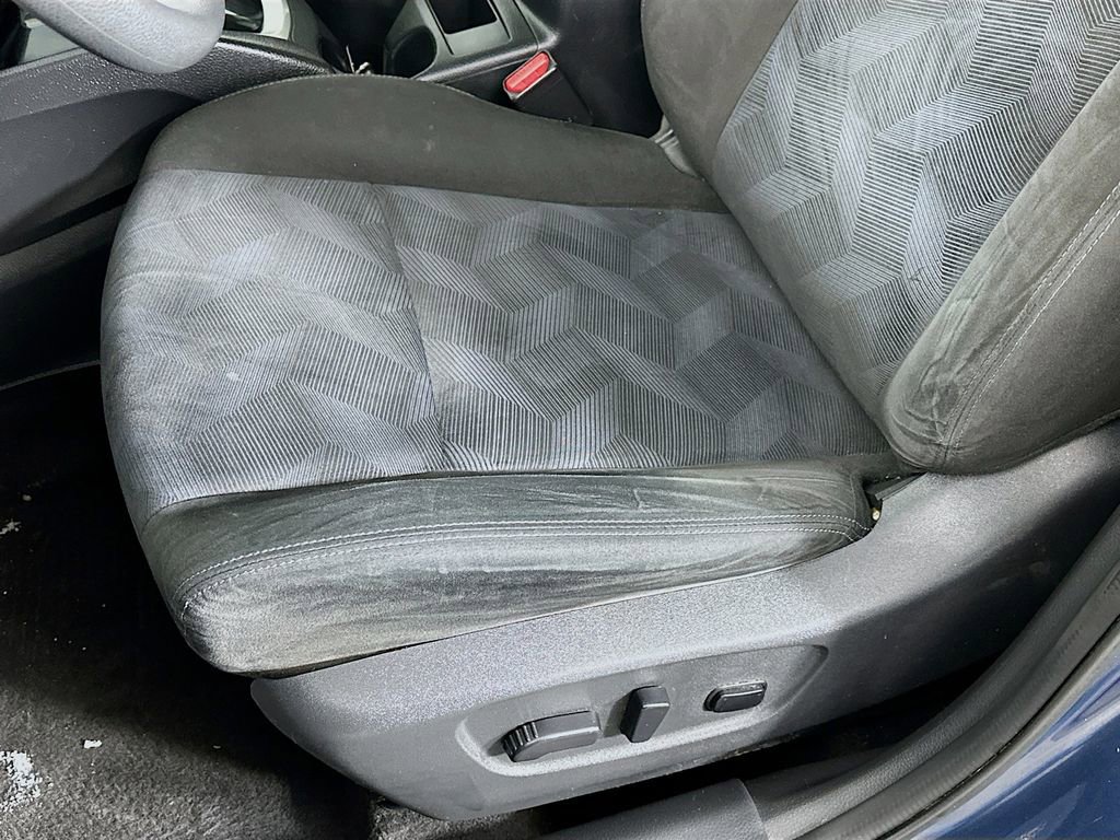 Used 2015 Nissan Rogue SV image 26