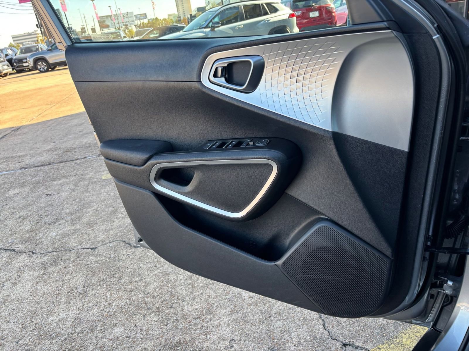 Used 2025 Kia Soul LX w/ LX Technology Package image 20