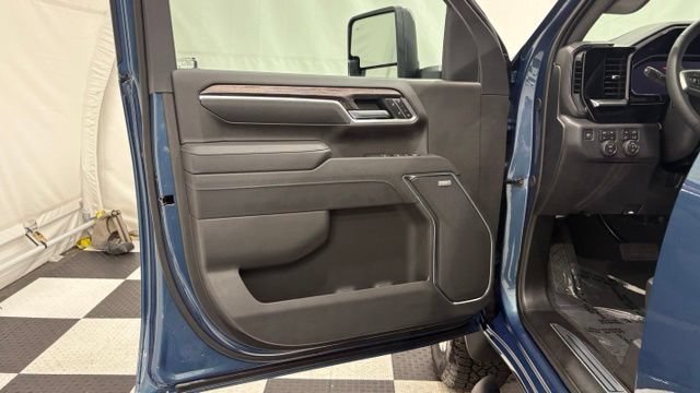 New 2026 Chevrolet Silverado 2500 LTZ w/ LTZ Convenience Package AWD/4WD image 14