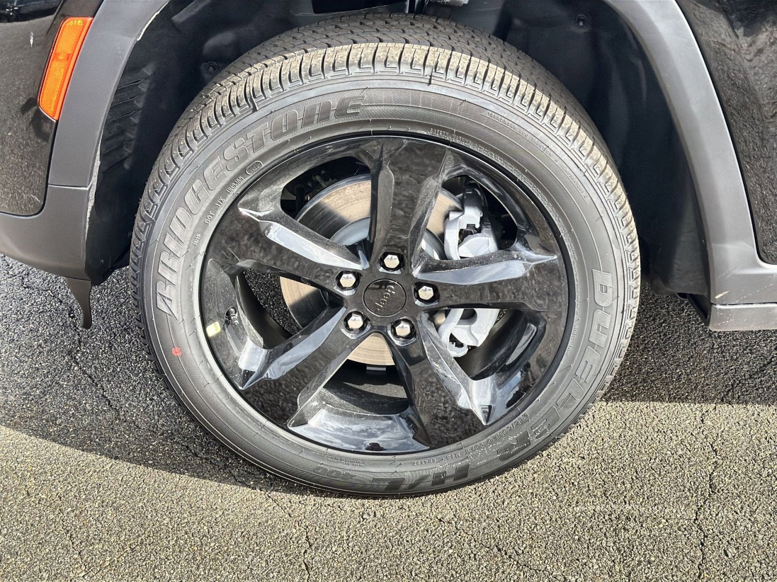 New 2025 Jeep Grand Cherokee Altitude image 12