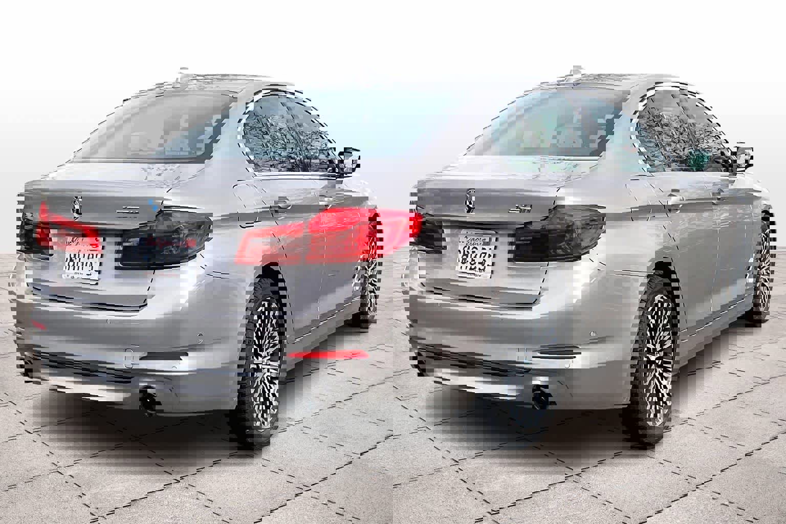 Used 2019 BMW 530i w/ Convenience Package image 14