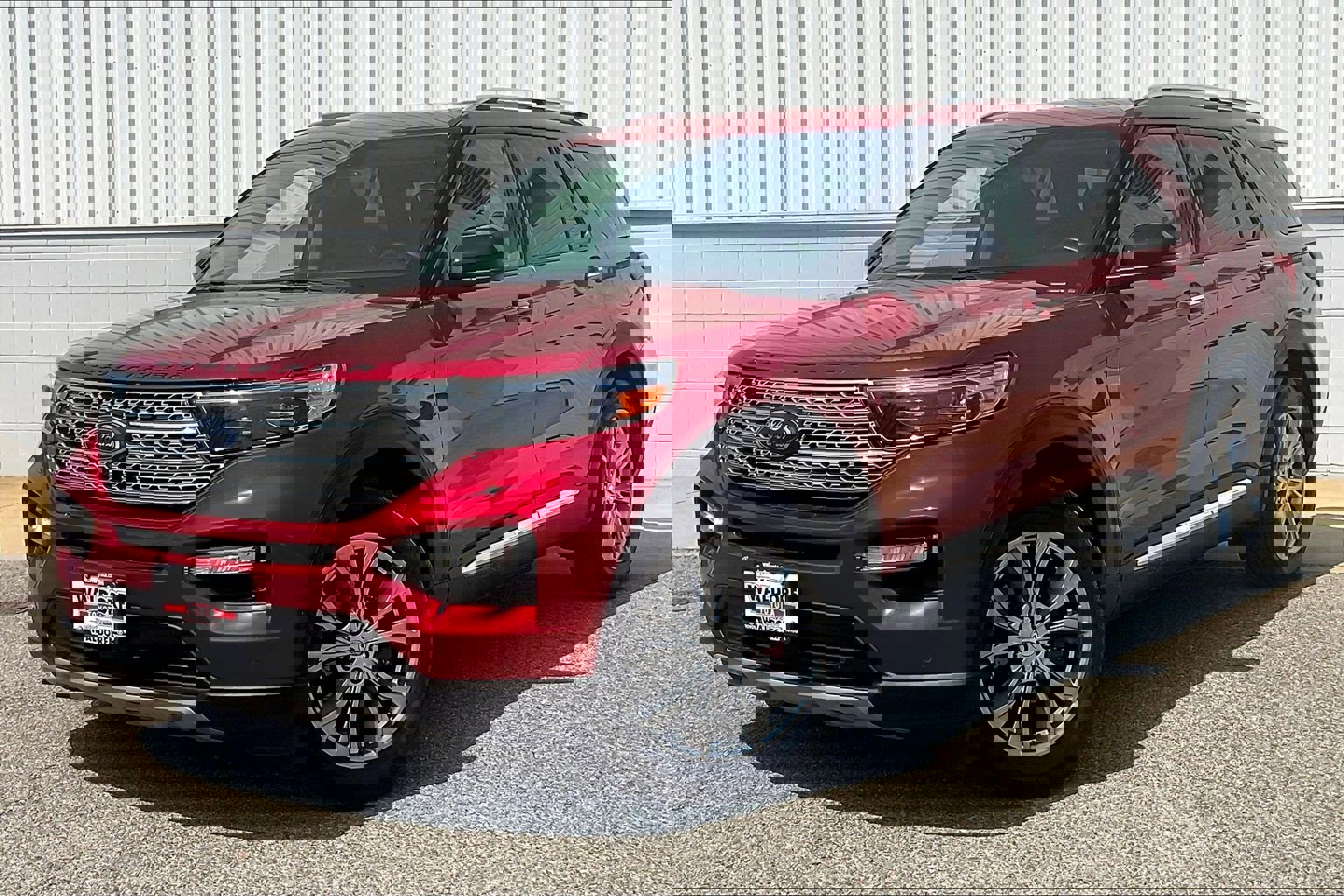 Used 2021 Ford Explorer Limited w/ Equipment Group 301A image 2