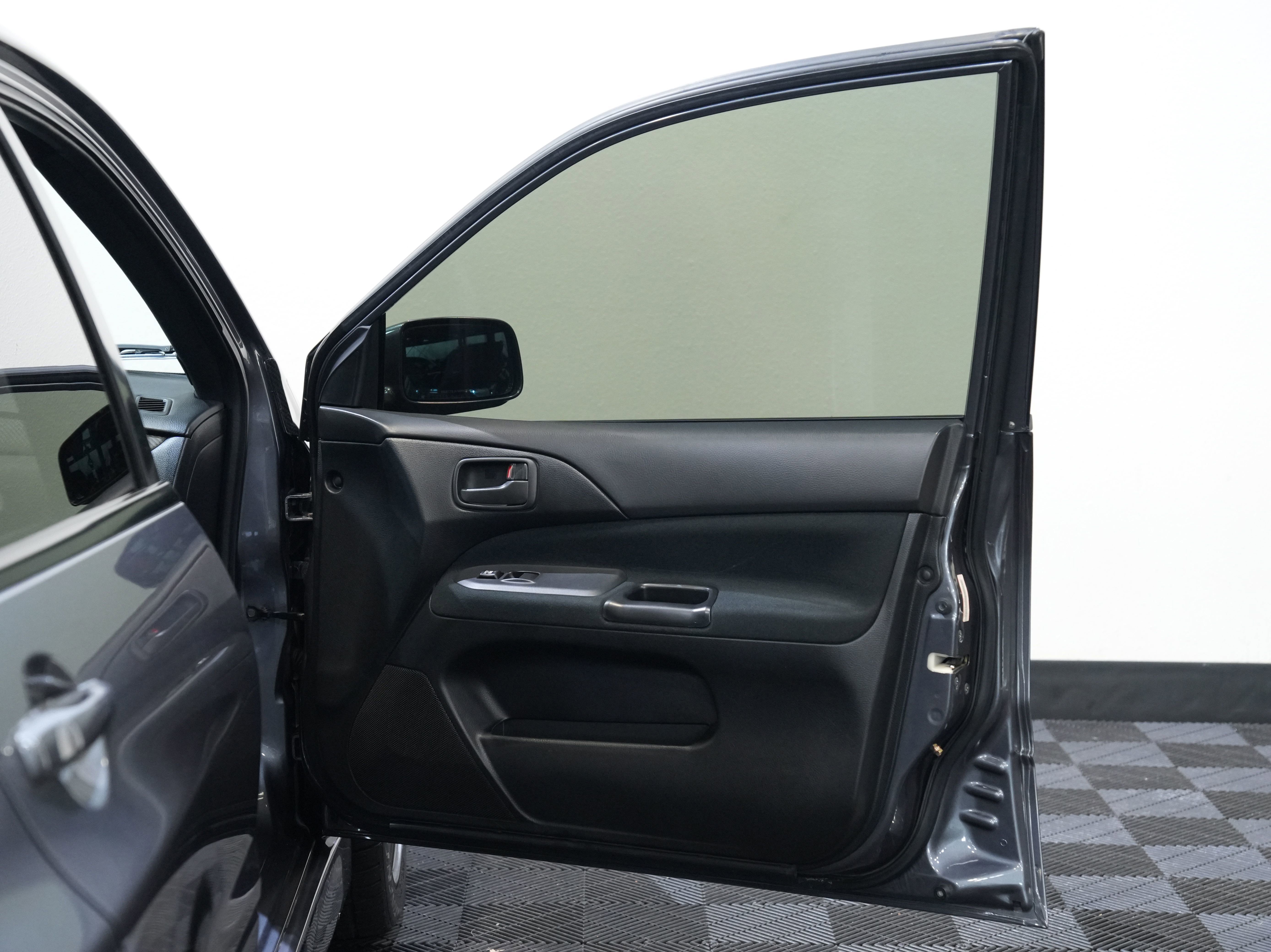 Used 2005 Mitsubishi Lancer Evolution image 21