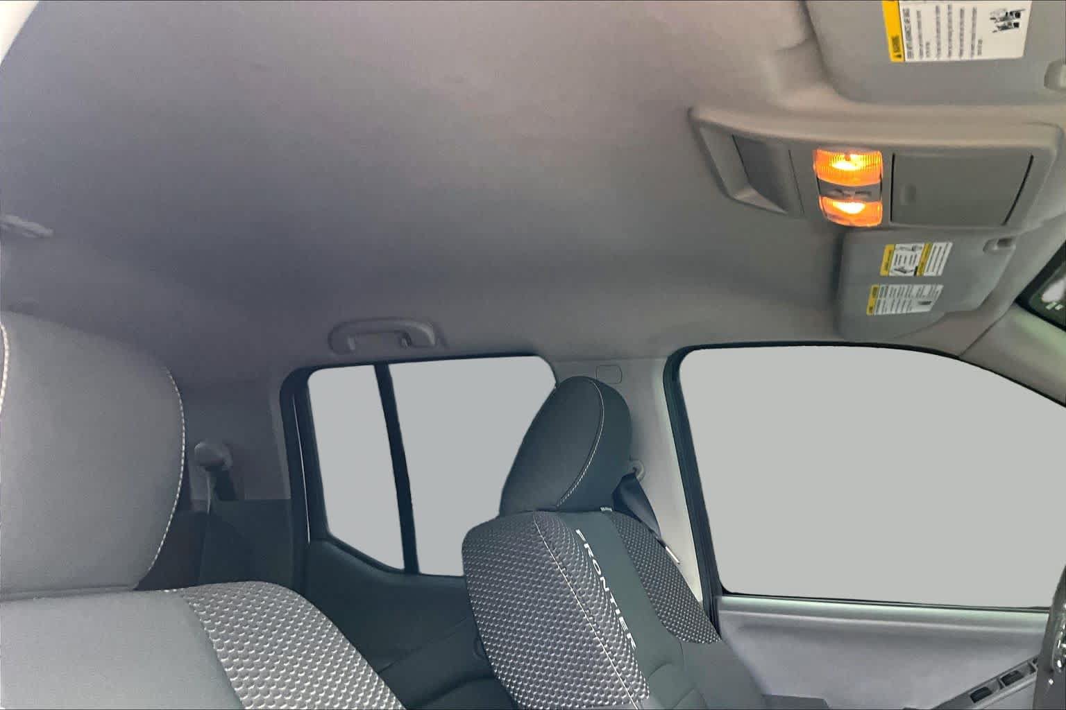 Used 2018 Nissan Frontier SV RWD image 14