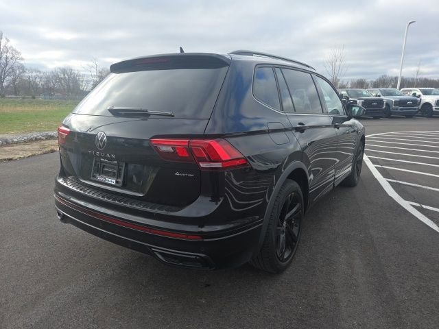 Used 2023 Volkswagen Tiguan SE R-Line image 8