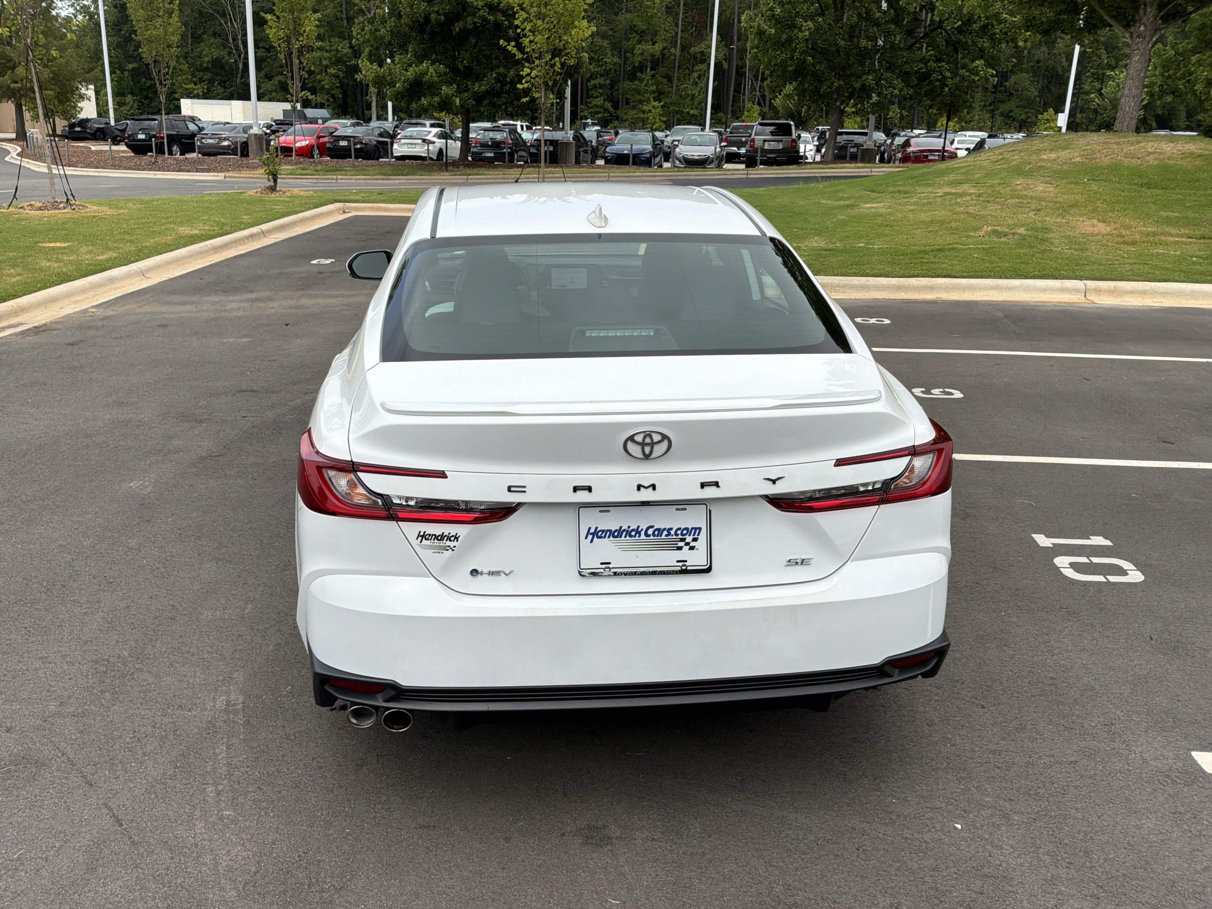 Used 2025 Toyota Camry SE FWD image 12