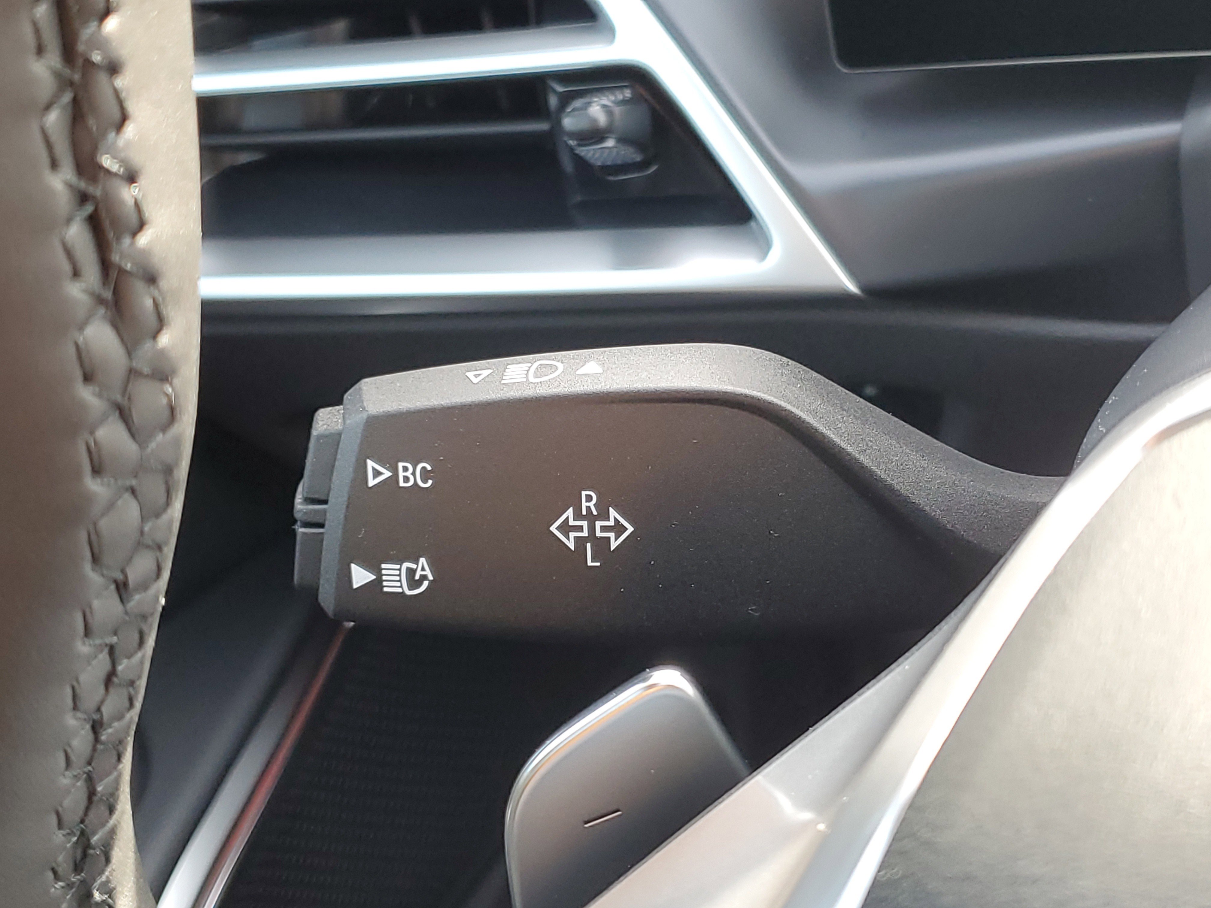 New 2026 BMW 330i xDrive Sedan w/ Convenience Package image 14