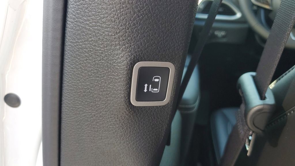 New 2026 Chrysler Pacifica Select image 15