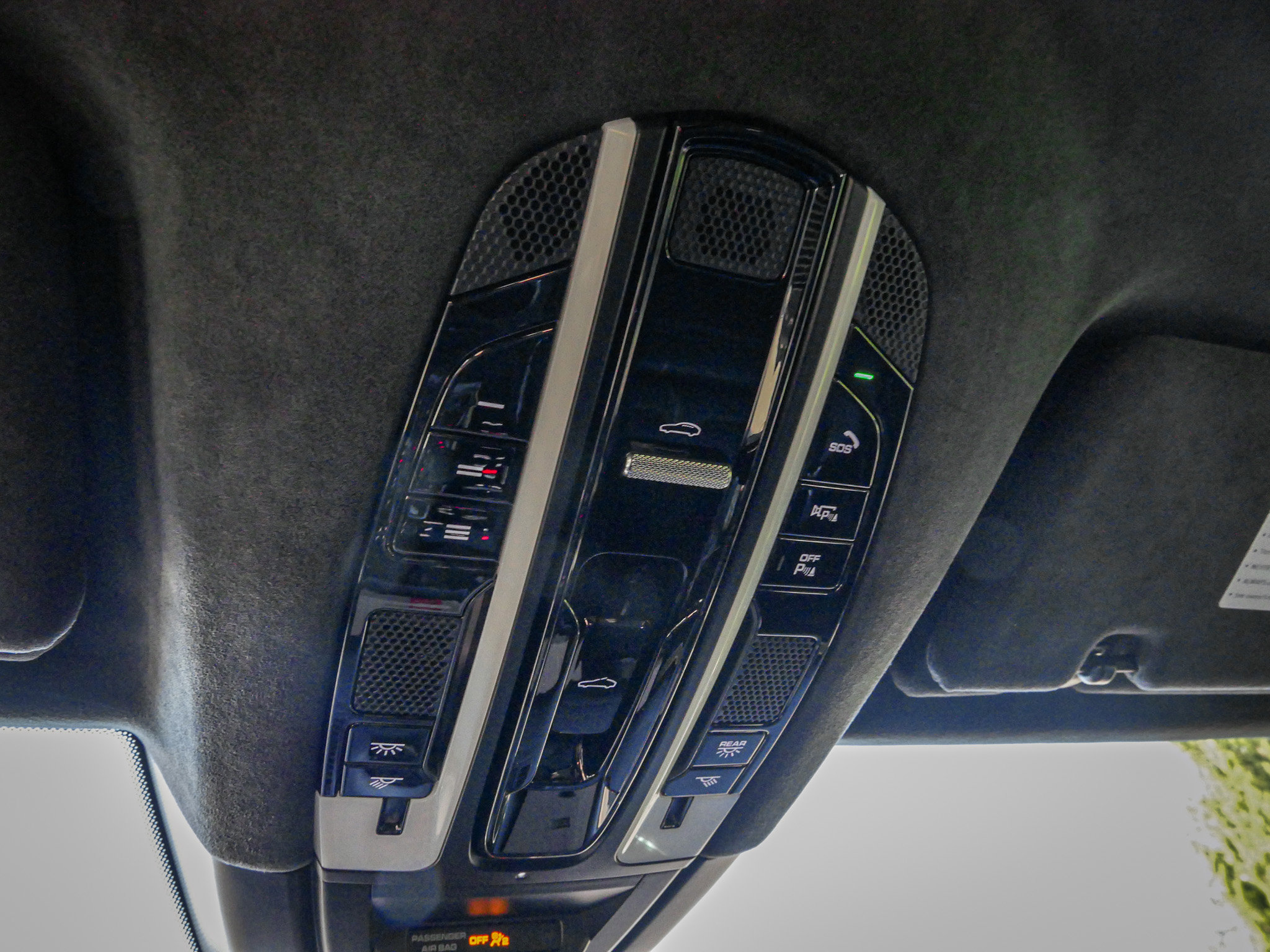 Used 2021 Porsche Cayenne Turbo S image 27