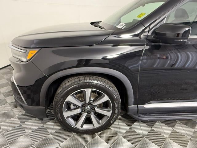Used 2023 Honda Pilot Elite image 11