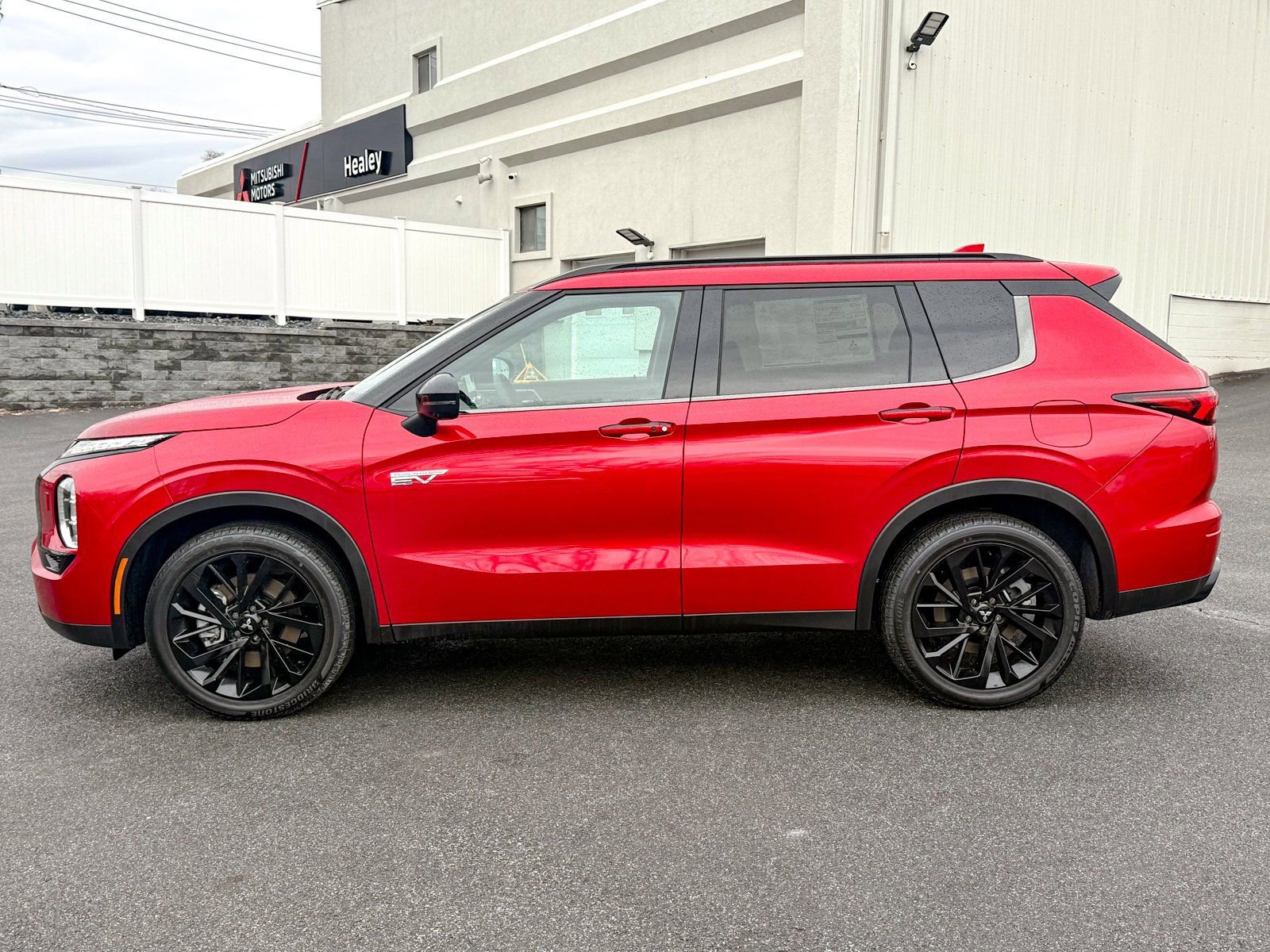 New 2025 Mitsubishi Outlander SEL Black Edition image 4