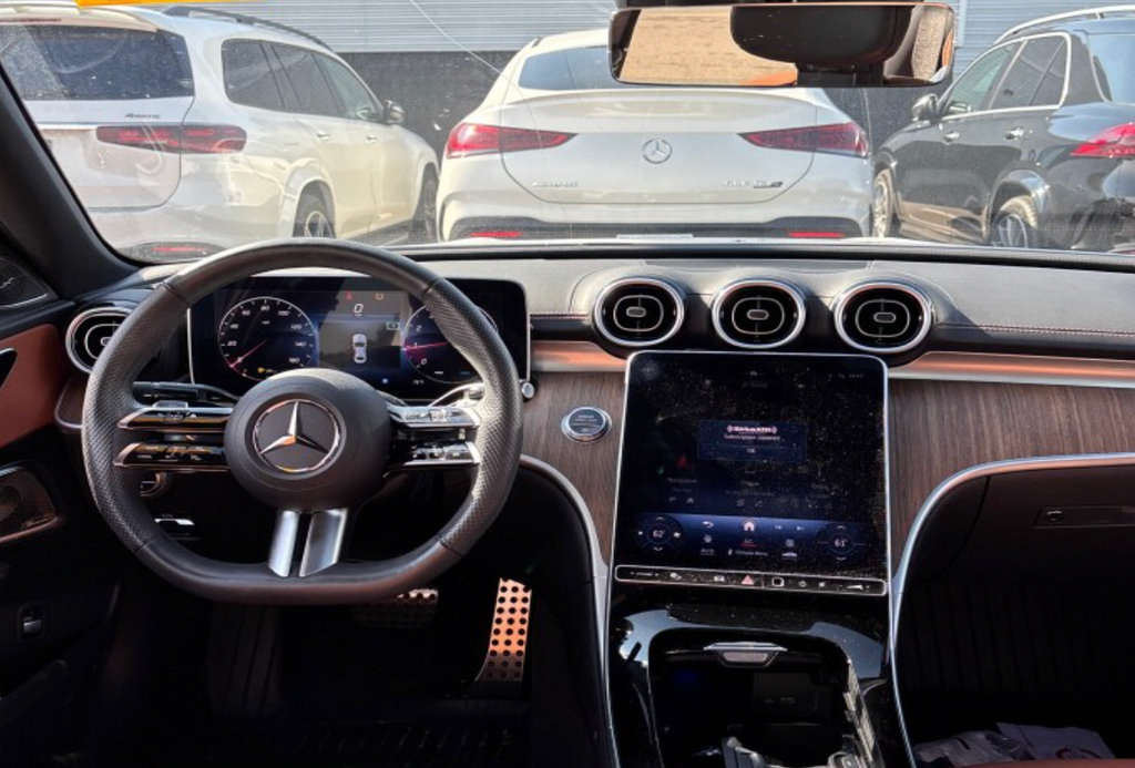 Used 2023 Mercedes-Benz C 300 4MATIC Sedan image 5
