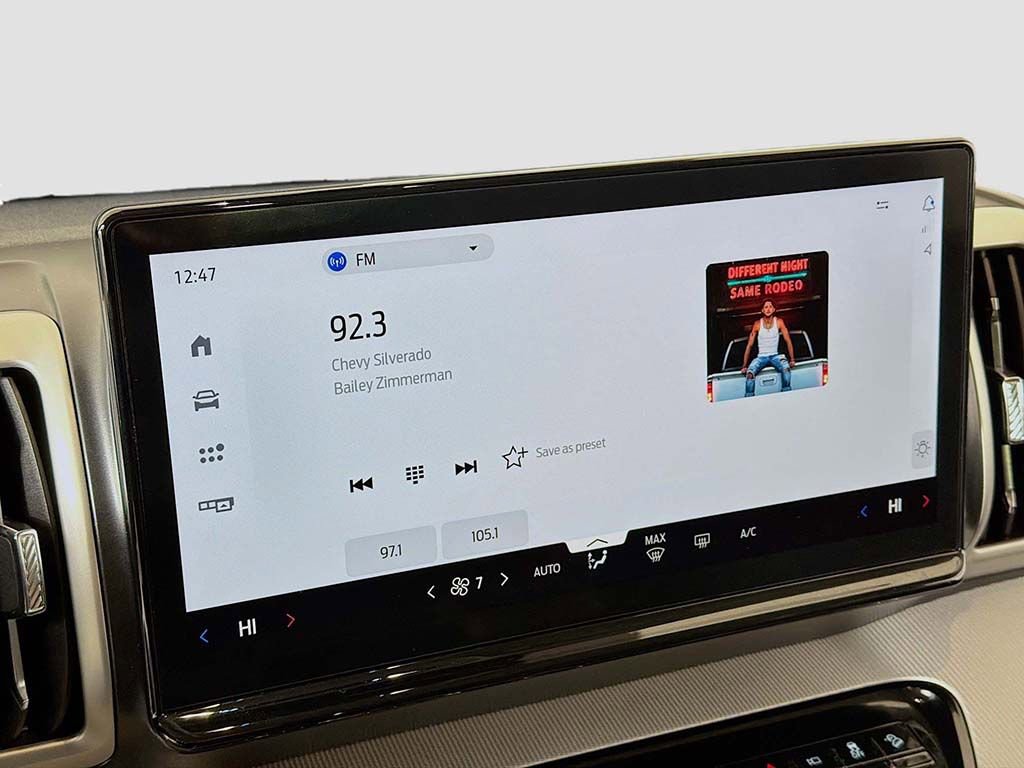 Used 2025 Ford Expedition Active image 35