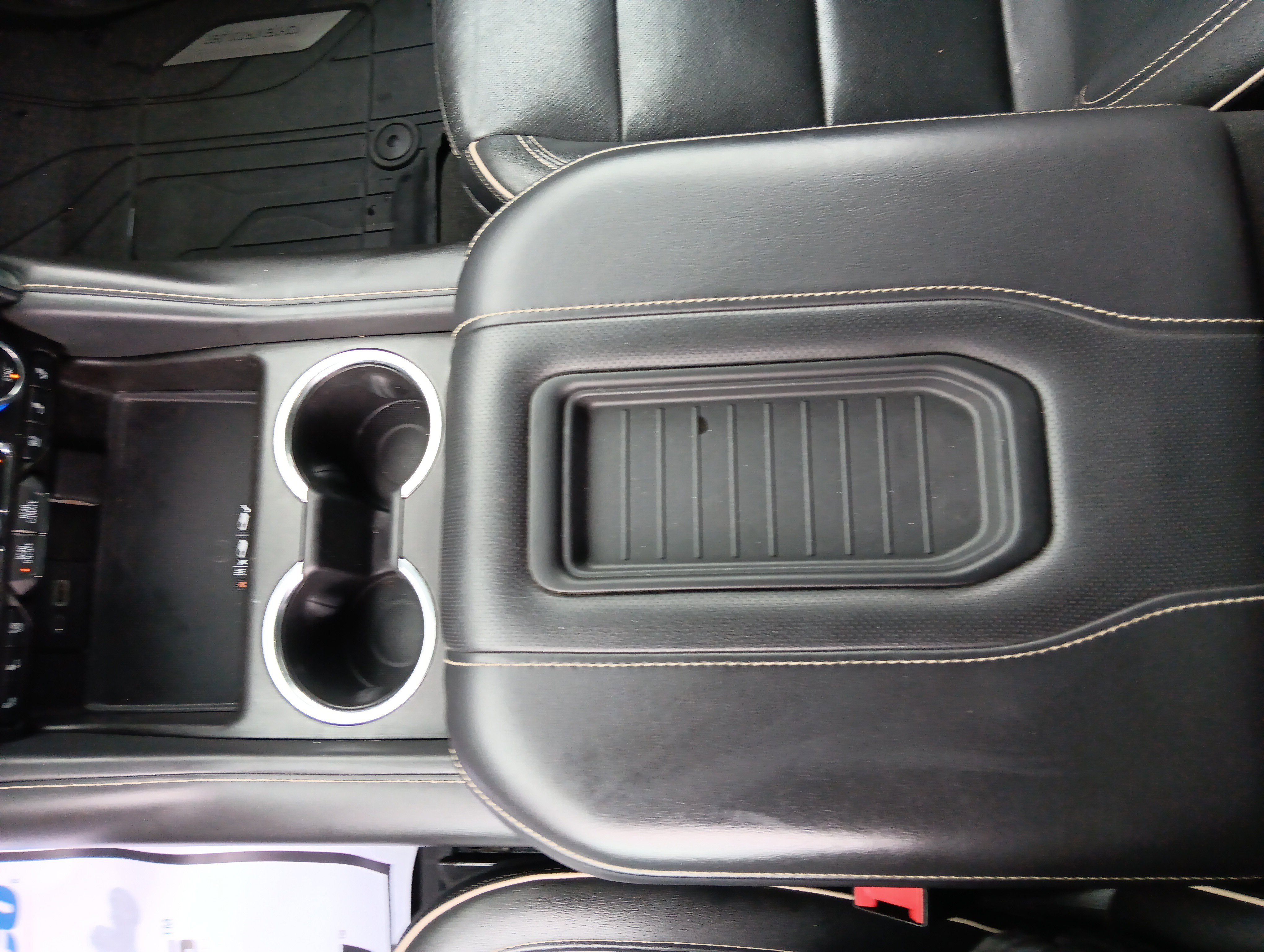 Used 2021 Chevrolet Tahoe Premier w/ Premium Package image 19