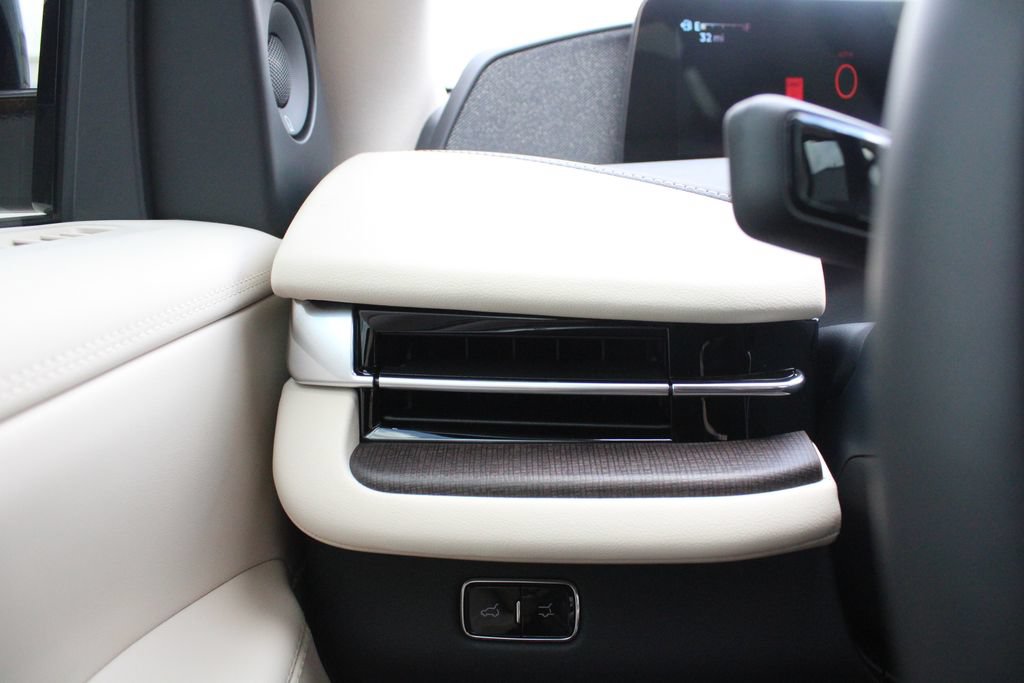 New 2027 Lincoln Navigator L Reserve AWD/4WD image 8