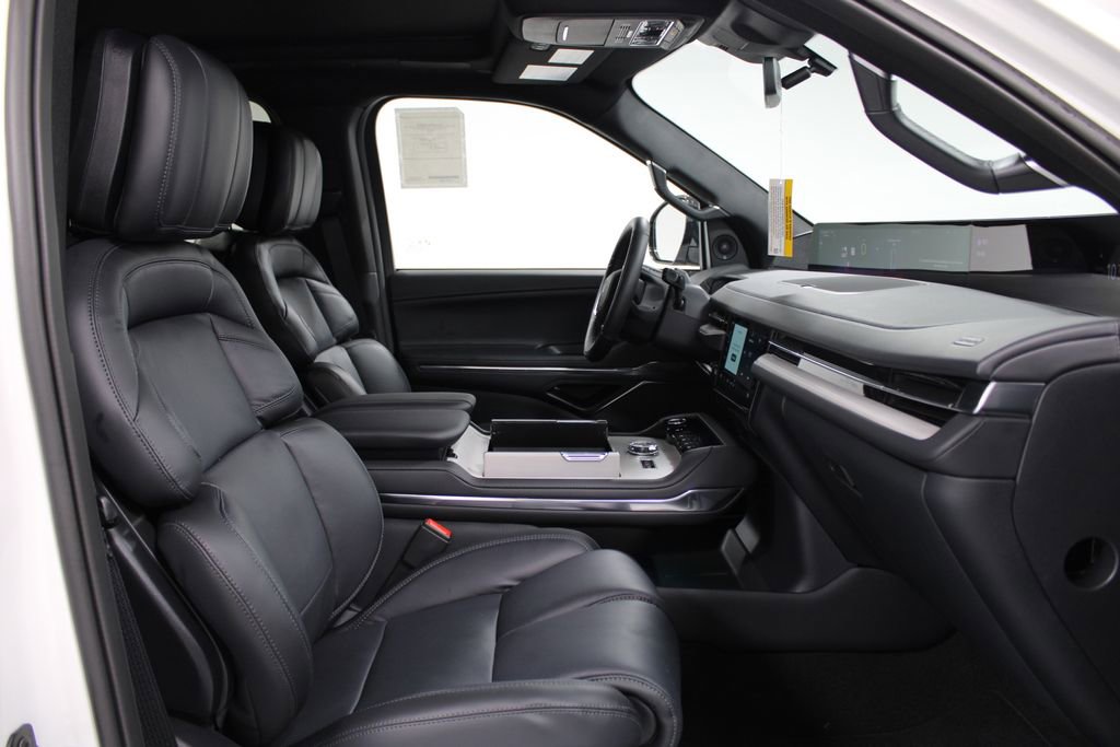 New 2026 Lincoln Navigator Reserve w/ Jet Appearance Package AWD/4WD image 37