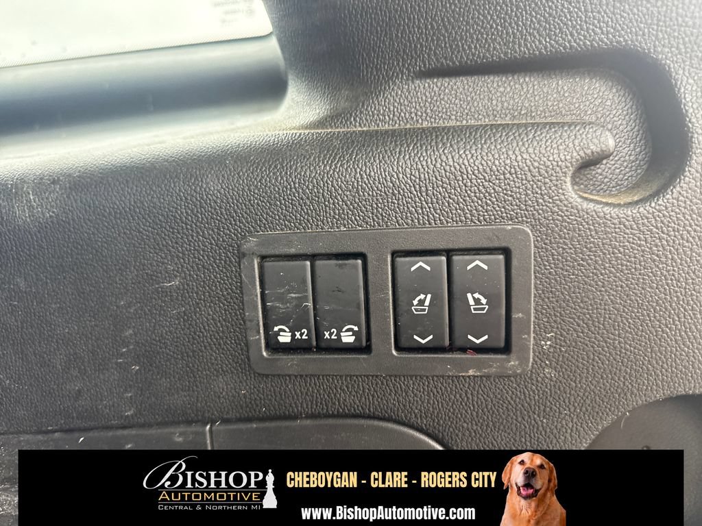 Used 2015 Chevrolet Suburban LTZ AWD/4WD image 22