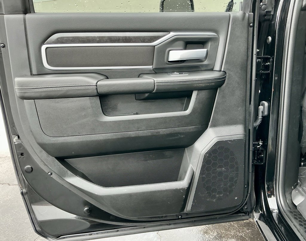 Used 2024 RAM 3500 Big Horn w/ Night Edition image 32