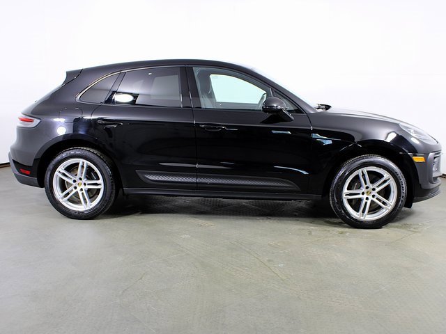 Used 2023 Porsche Macan image 8