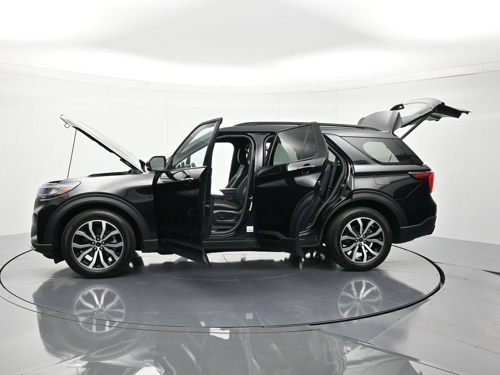 Certified 2025 Ford Explorer ST-Line w/ Premium Package image 48