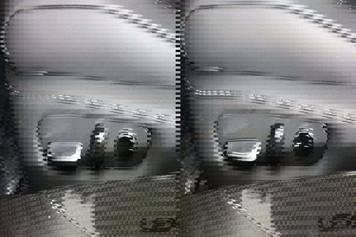 Used 2018 Lexus LC 500 Coupe w/ Performance Package image 25