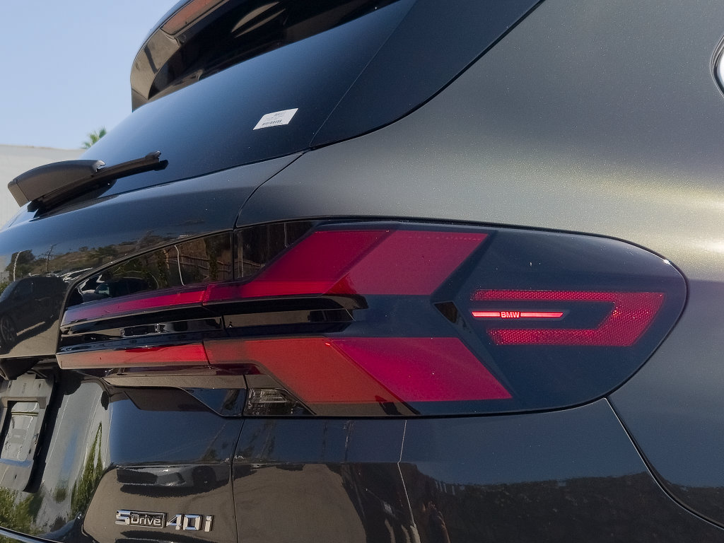 New 2026 BMW X5 sDrive40i RWD image 3