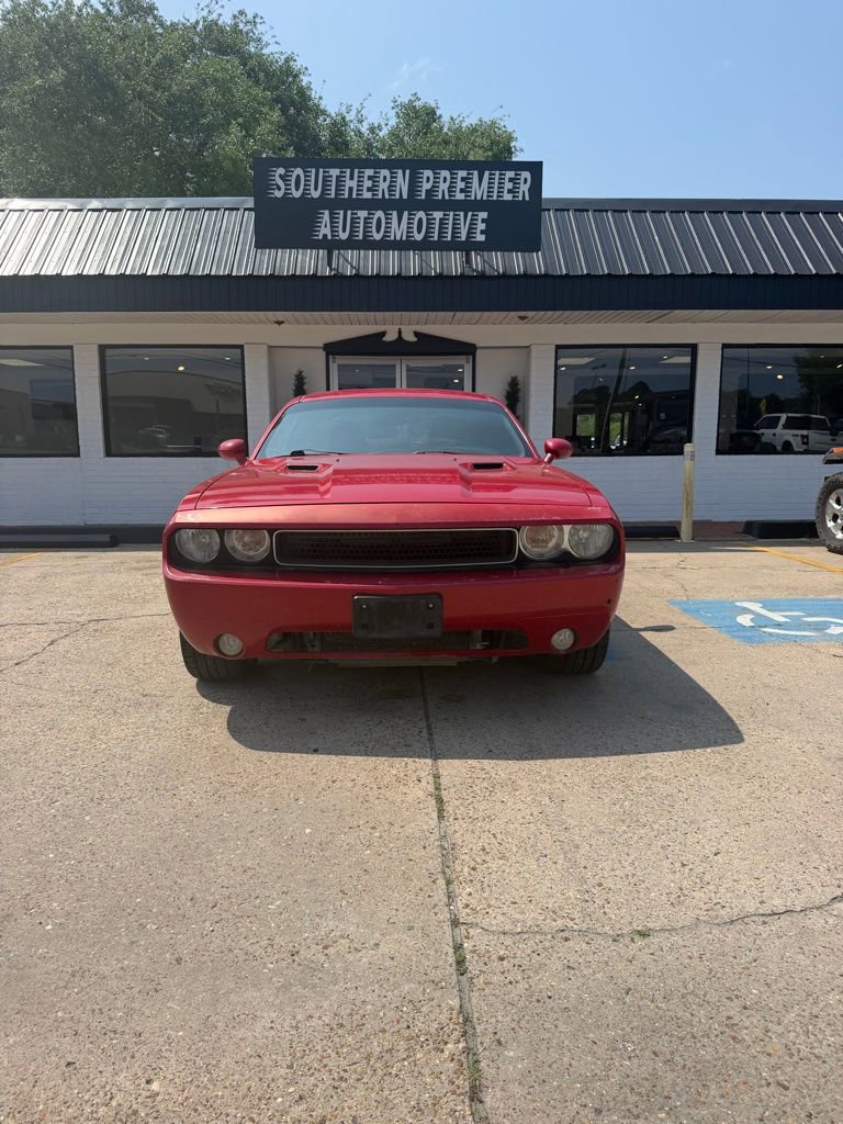 Used 2012 Dodge Challenger R/T RWD image 2