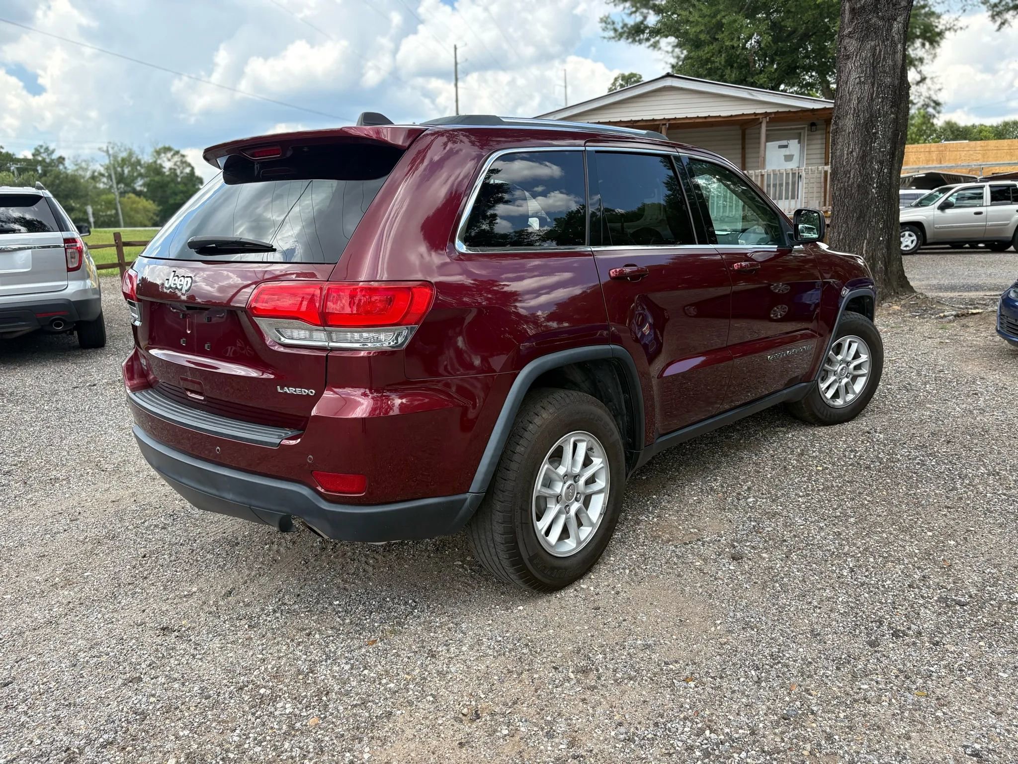 Used 2018 Jeep Grand Cherokee Laredo RWD image 5