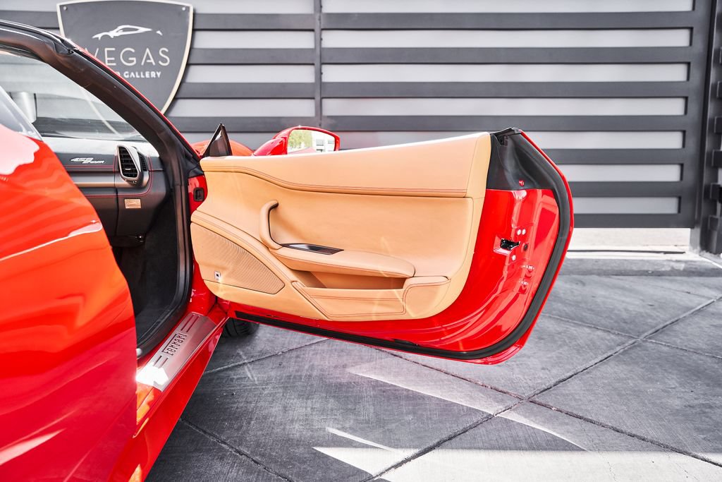 Used 2012 Ferrari 458 Spider RWD image 28