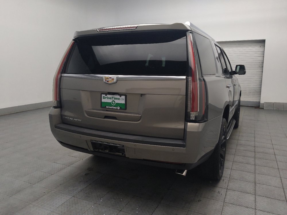 Used 2018 Cadillac Escalade Luxury AWD/4WD image 9